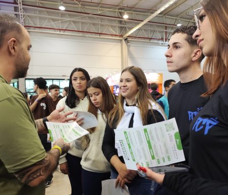 A programação da feira incluiu exposições dos mais de 100 cursos de graduação da universidade