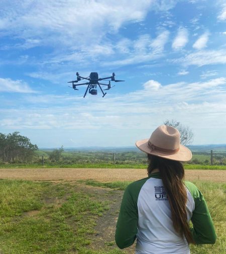 A metodologia do aeroolevantamento inclui o planejamento das missões de voo, a coleta sistemática dos dados e o processamento fotogramétrico para gerar produtos / Foto: Arquivo Lageamb